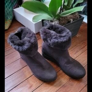 Beautiful DKNY Faux Suede Brown Winter Boots